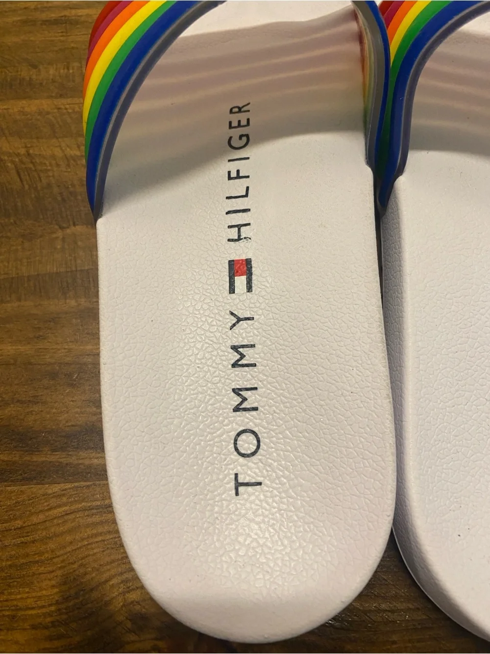 Tommy Hilfiger White Rainbow Strap Slide Sandals - Kids size 3 - Picture 8 of 10